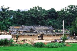 칠성면 율원리 김기응가옥