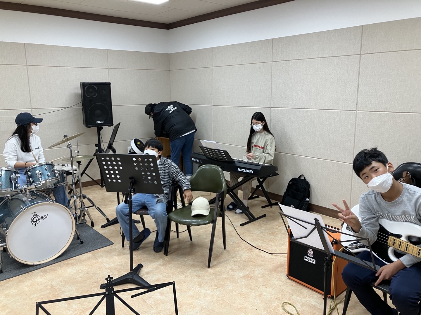 221015 밴드 이미지1