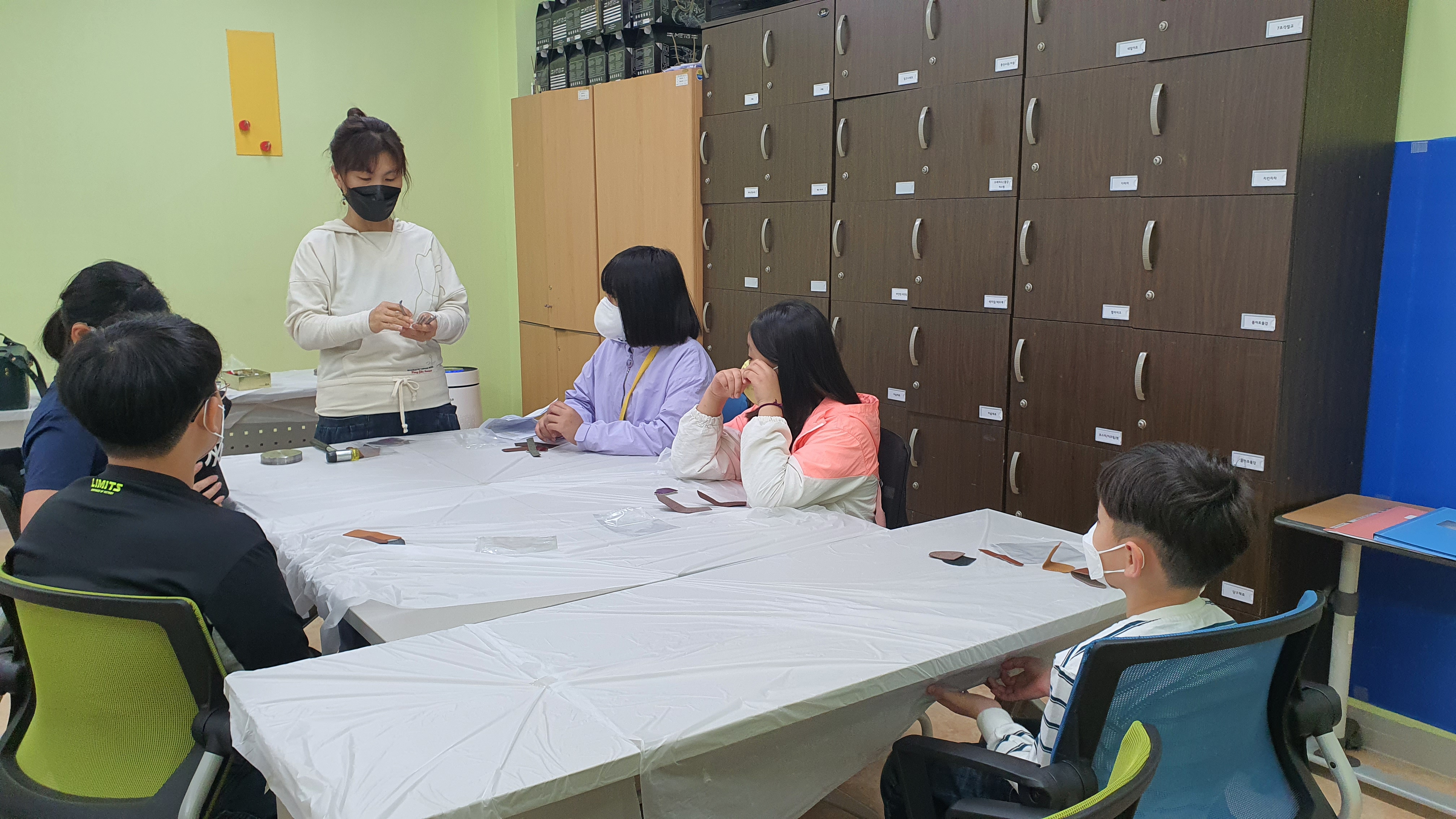 20220423 가죽공예 이미지2