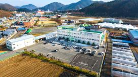 괴산군, 가을 수확철 '콩콤바인' 단기 임대… ‘농가 시름 던다’ 이미지