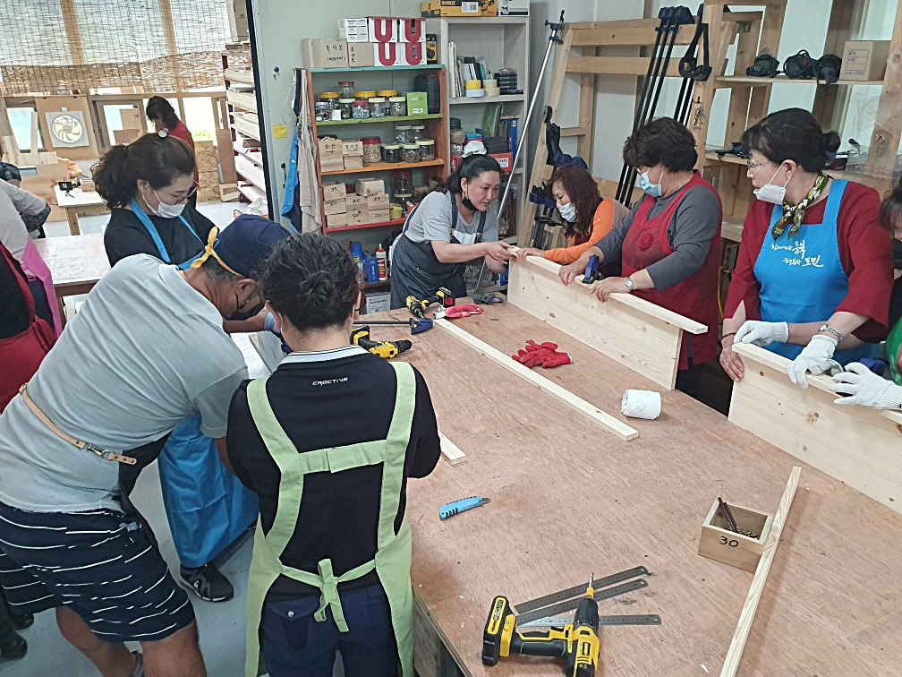 ‘목공예 DIY’로 새로운 생활기술 익힌다 이미지1