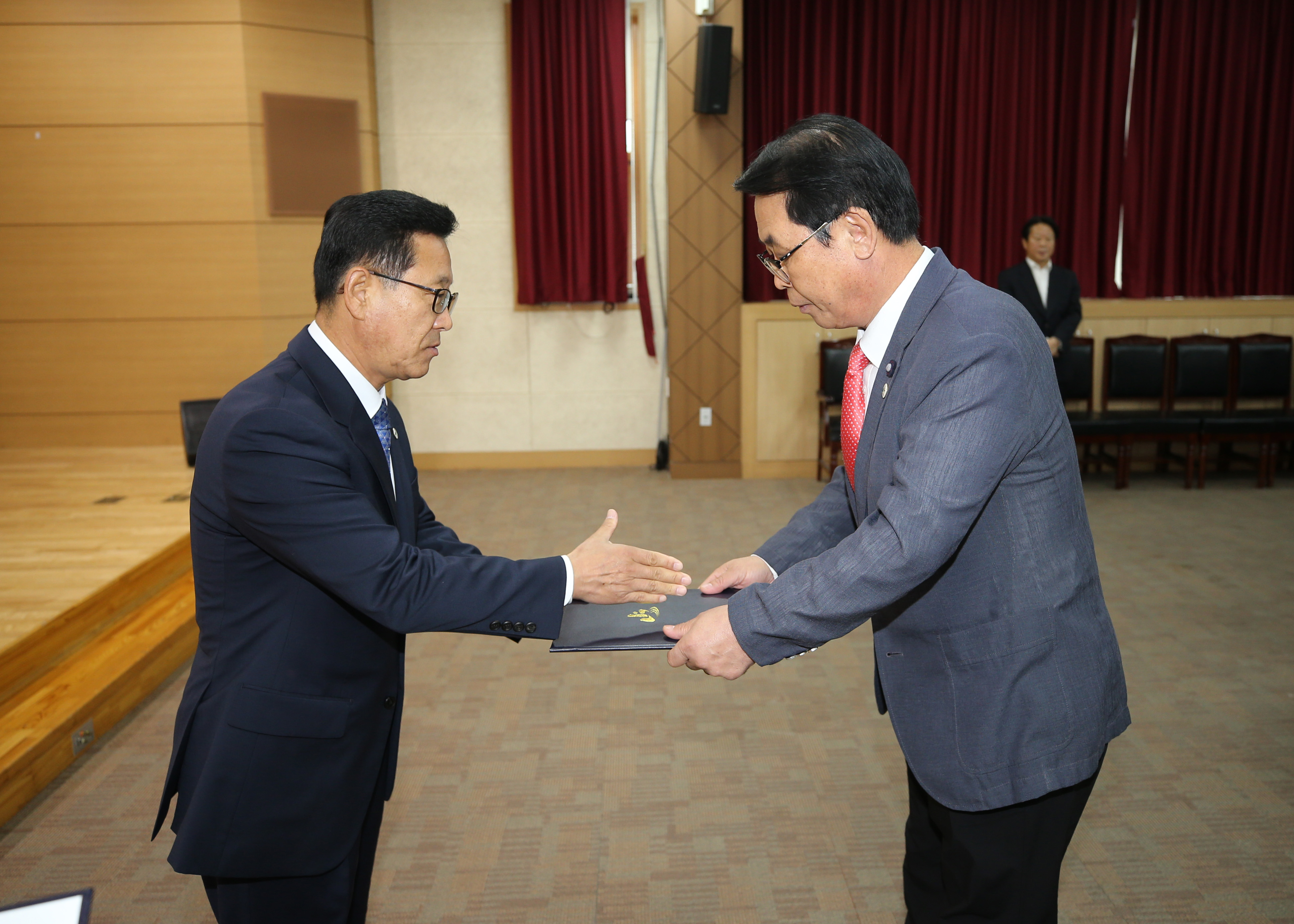 조직개편에 따른 임용장 수여식 사진 이미지4