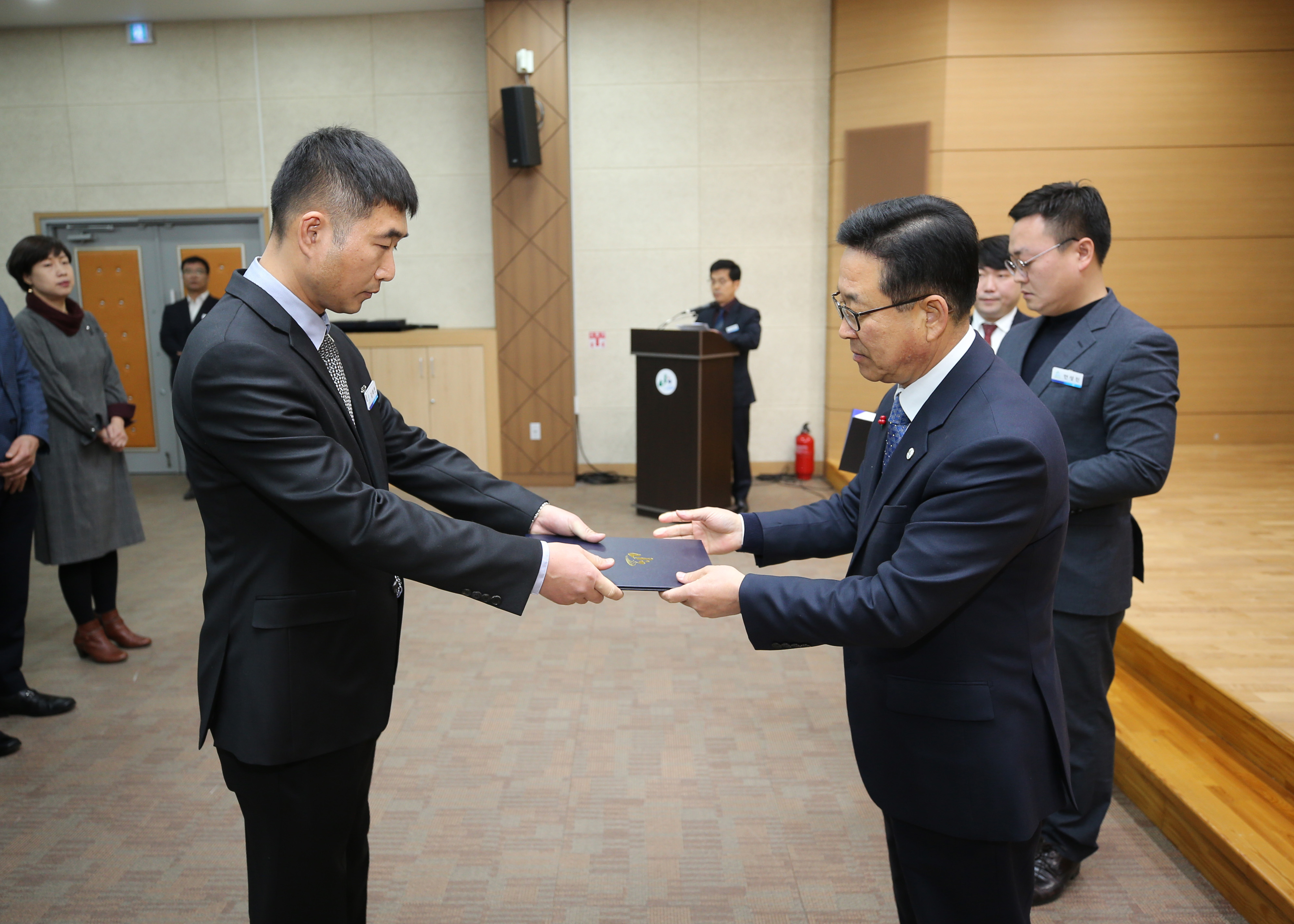 임용장 수여식 사진 이미지7