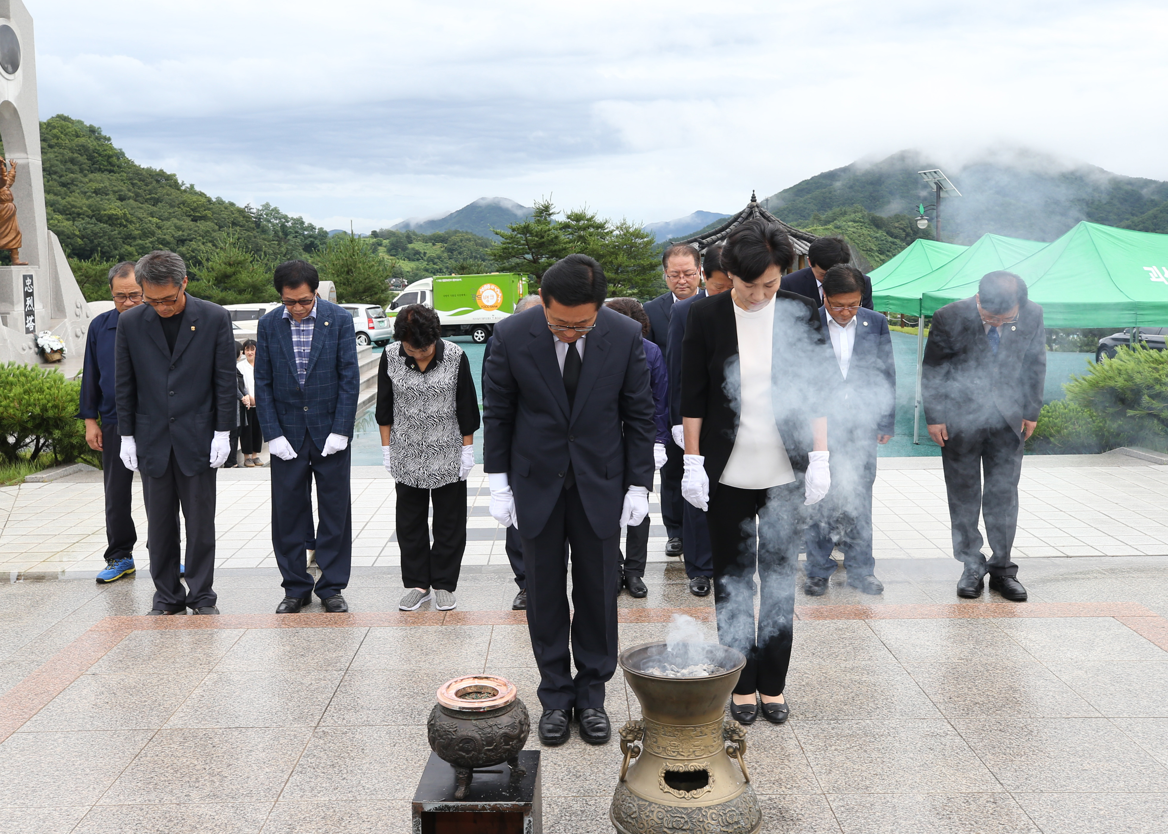 충혼탑 참배 이미지3