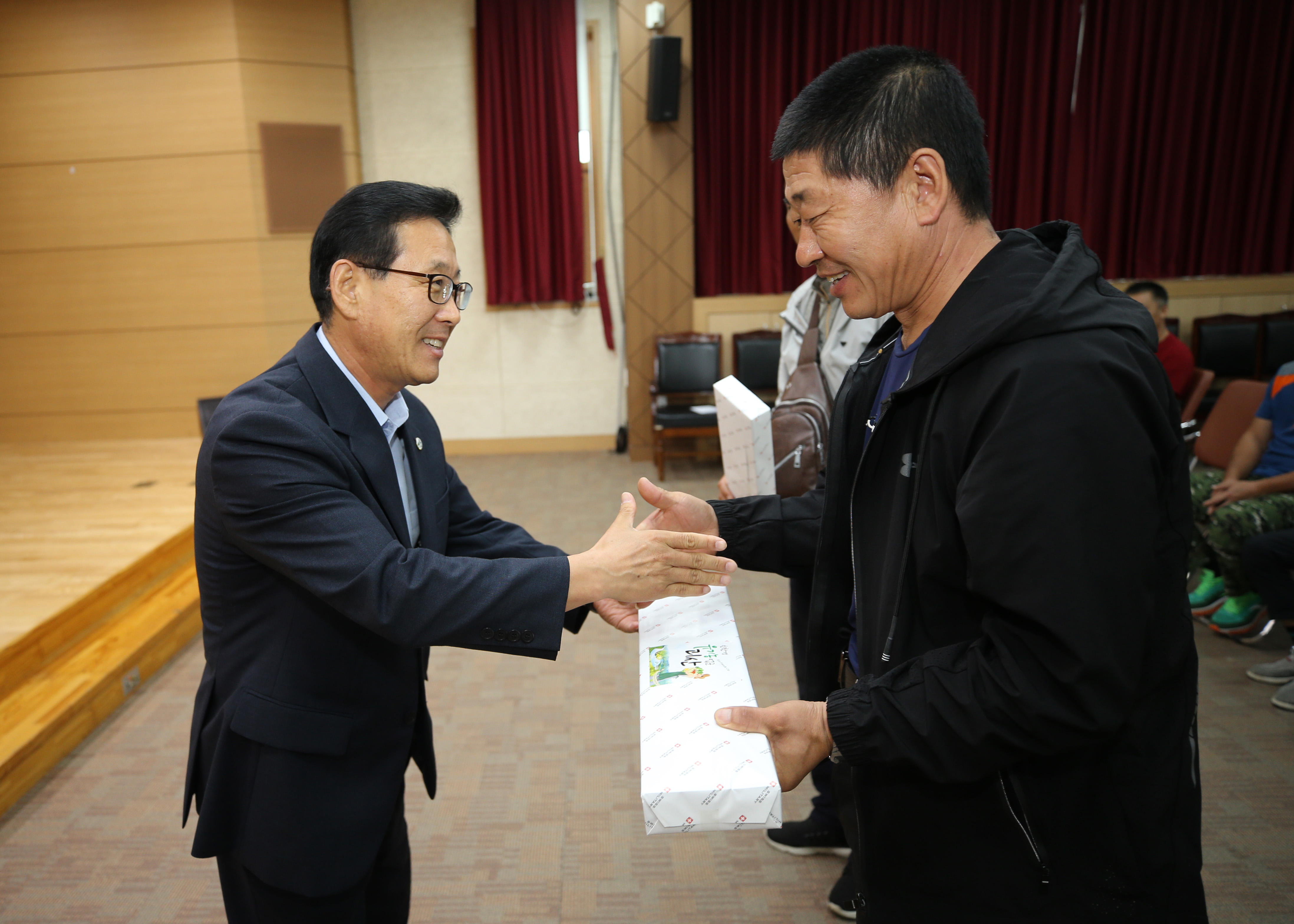 외국인 계절근로자(중국)출국식 사진 이미지3