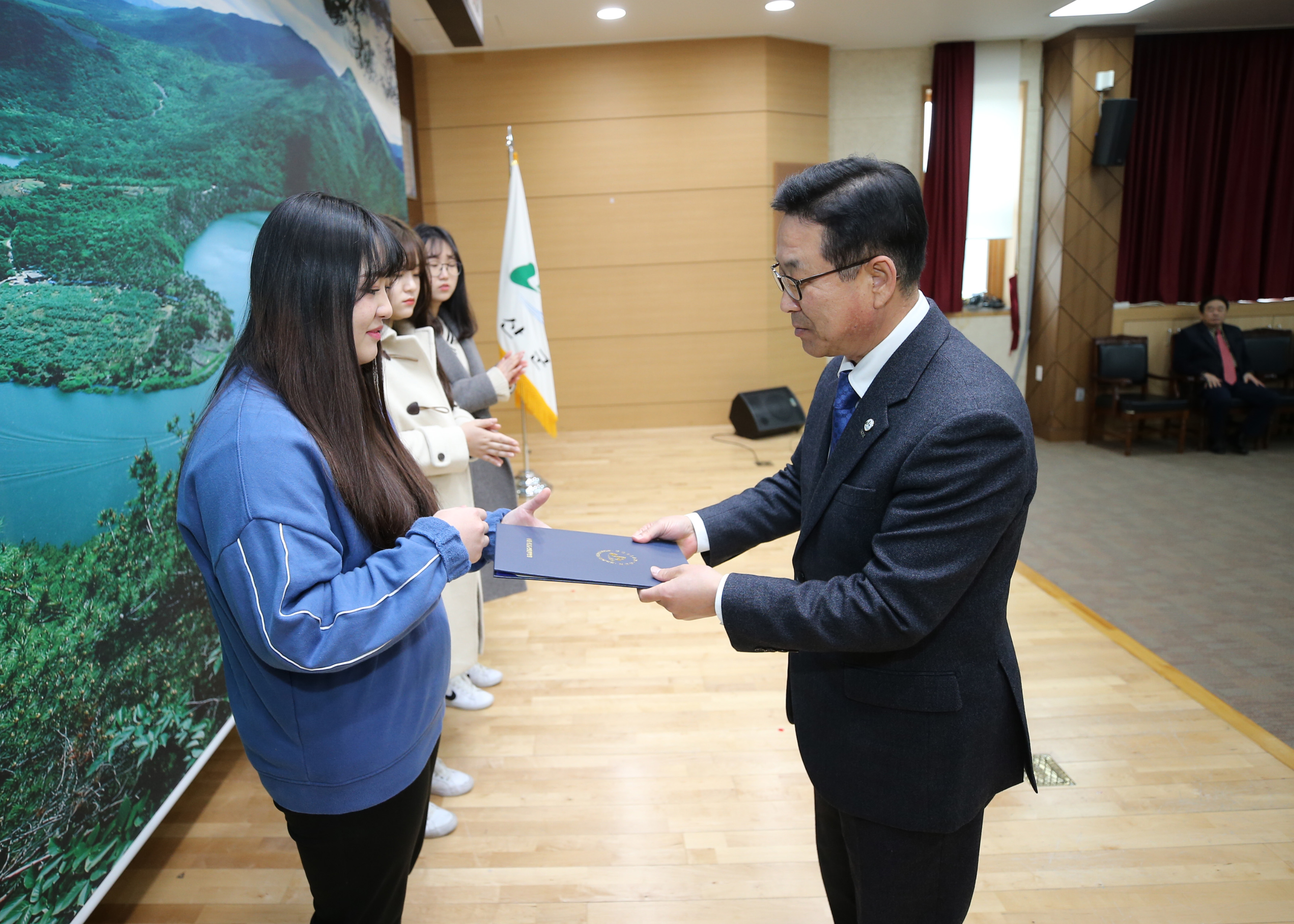 2019(재)괴산군민회 장학증서 수여식 사진 이미지3