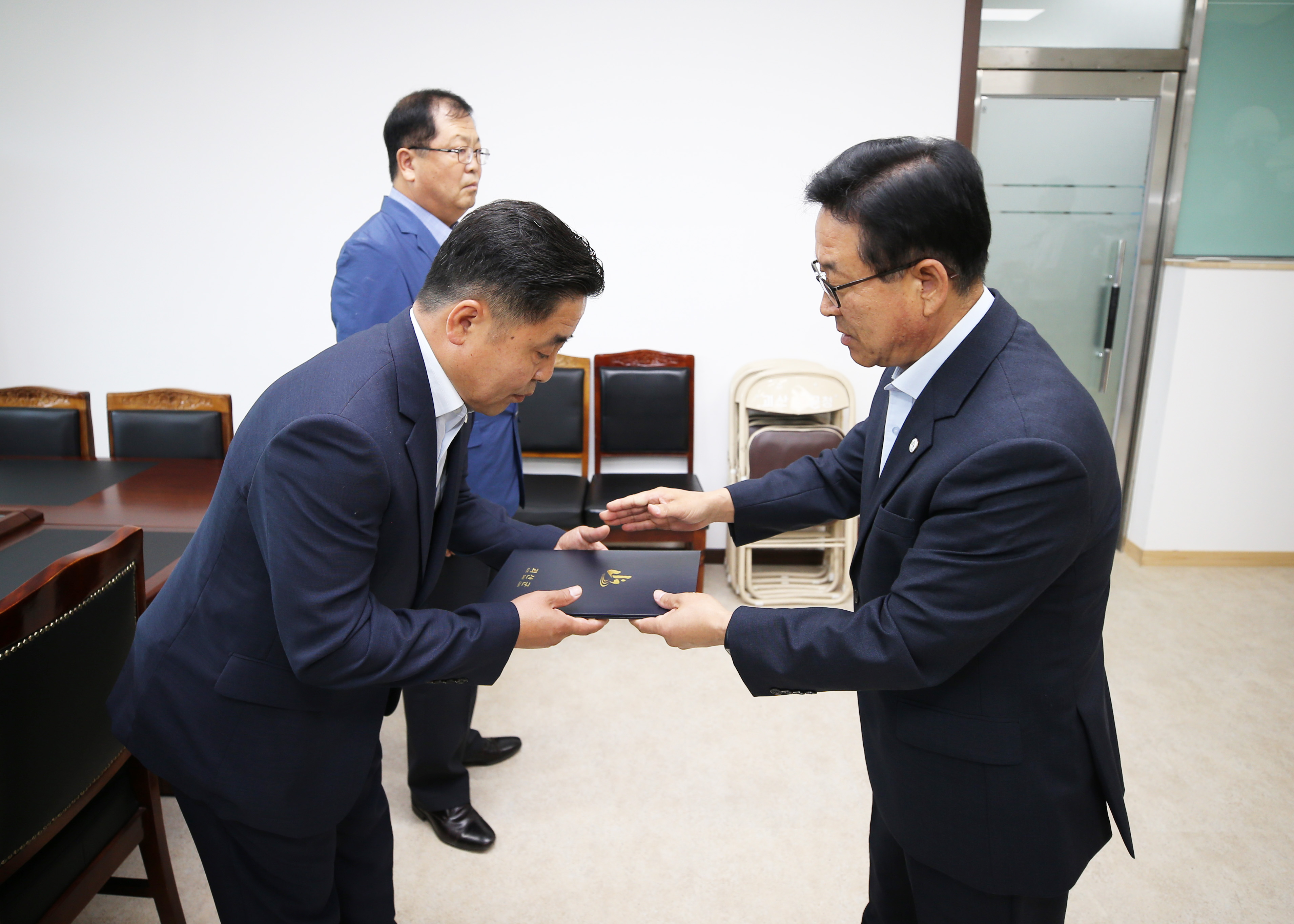 잉용장 수여식 사진 이미지4
