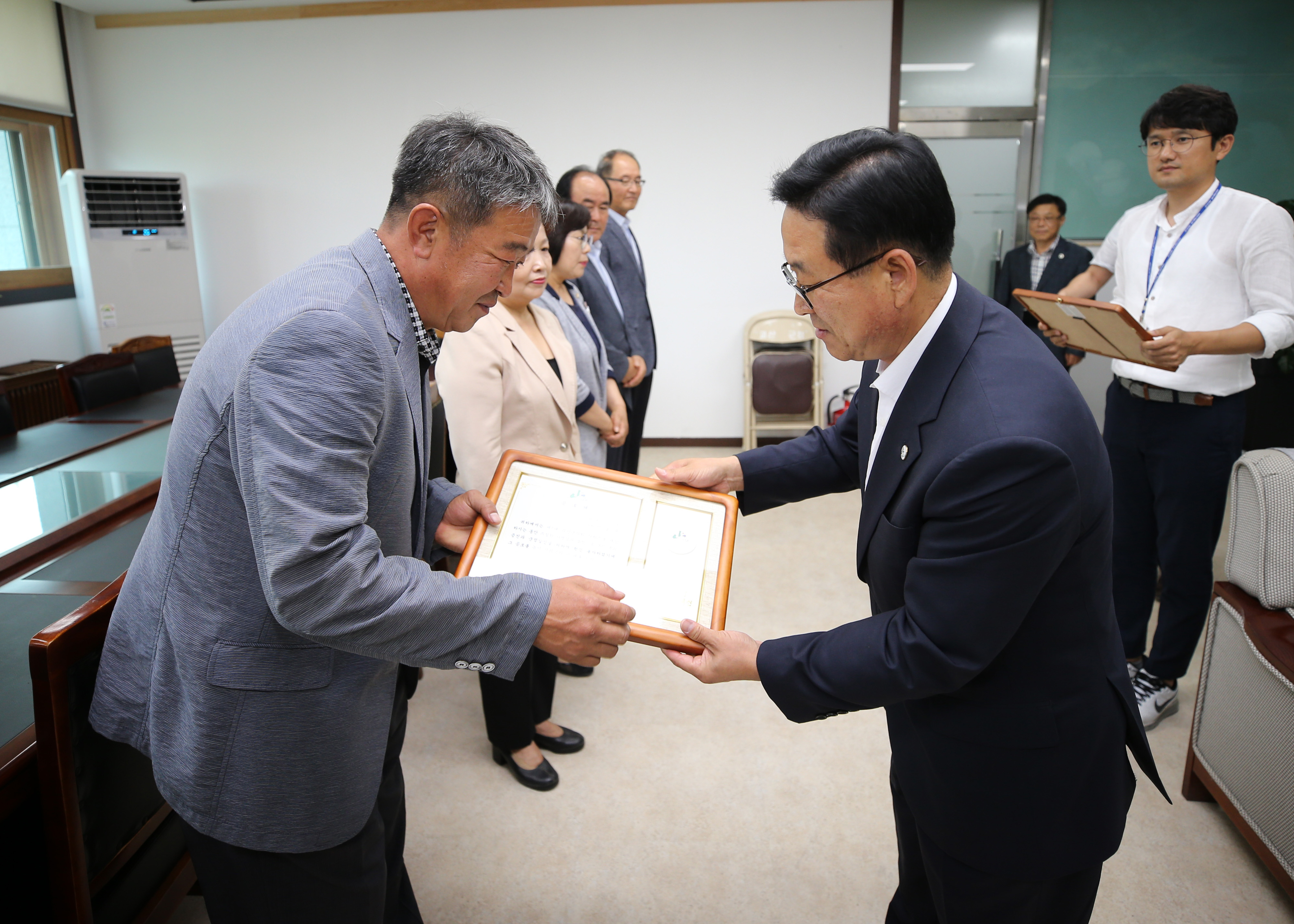 제7대 괴산군의원 공로패 전달식 사진 이미지4