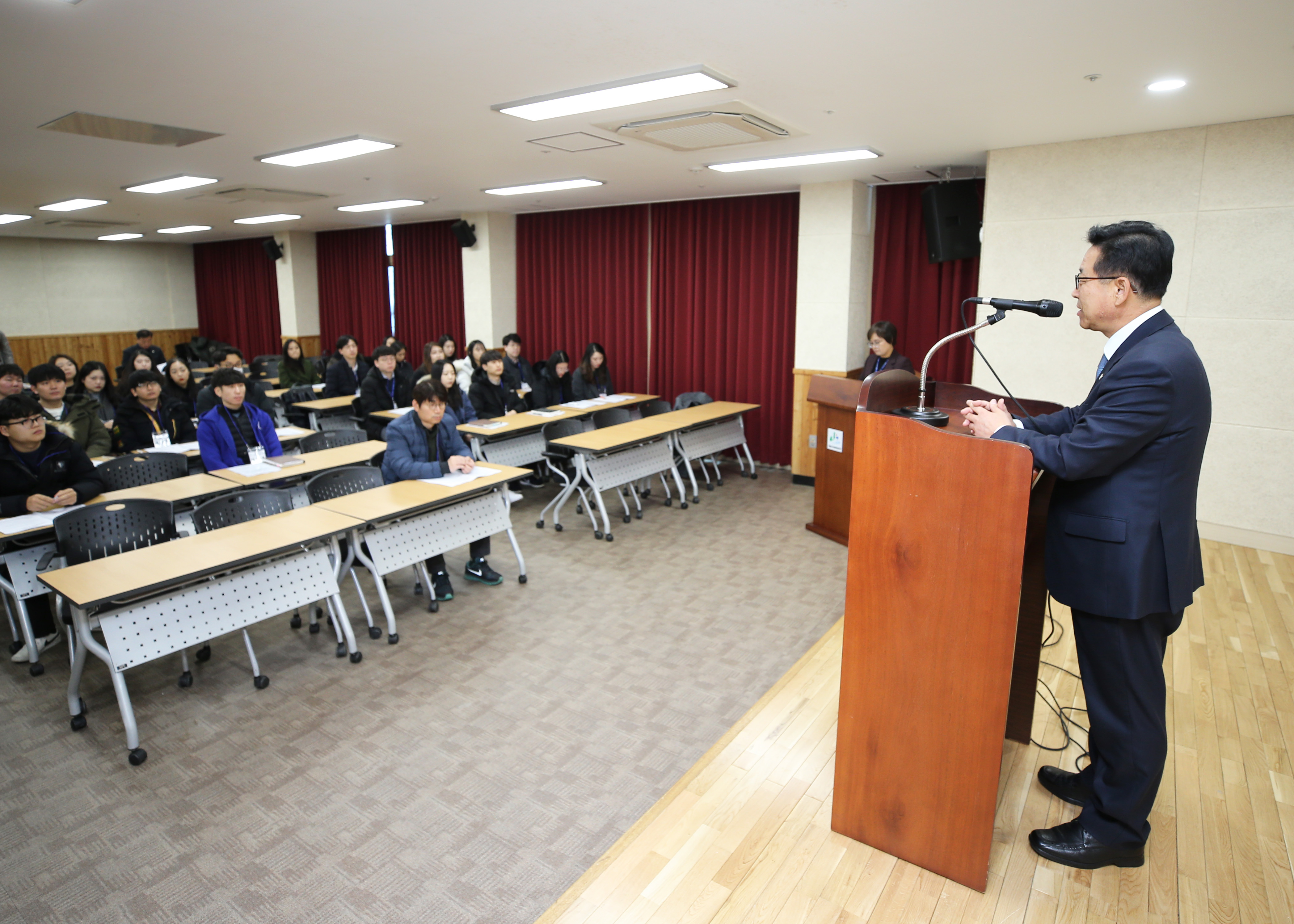신규 임용공무원 교육 사진 이미지3