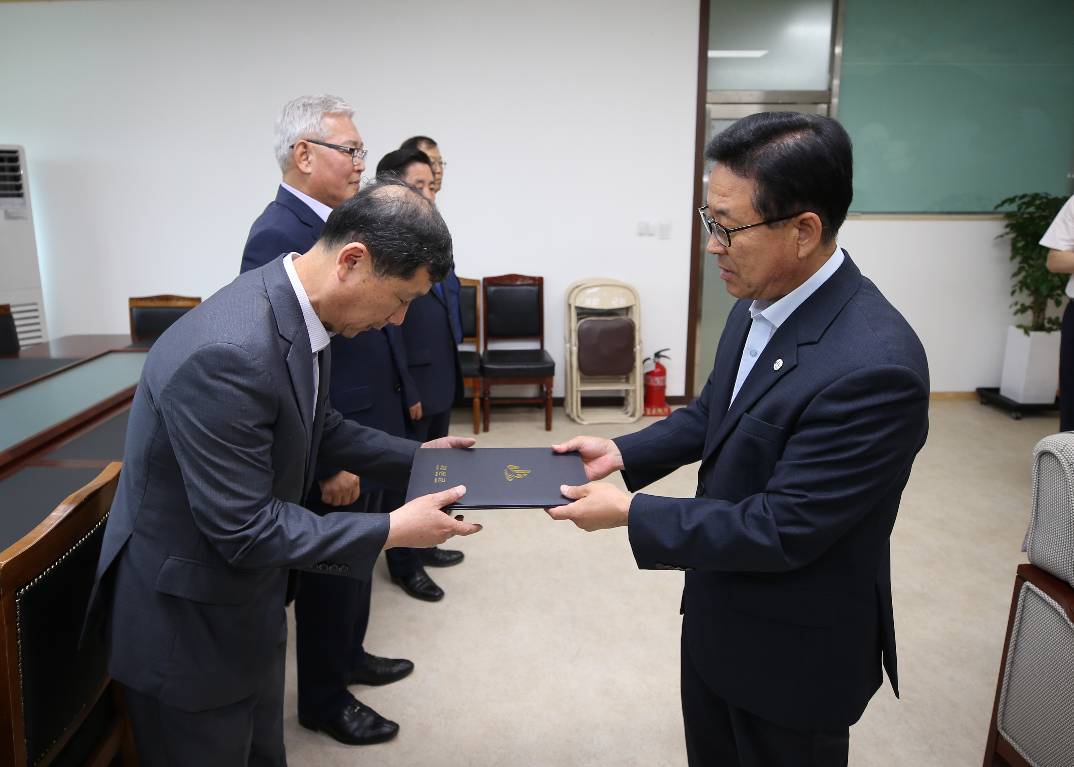 잉용장 수여식 사진 이미지2