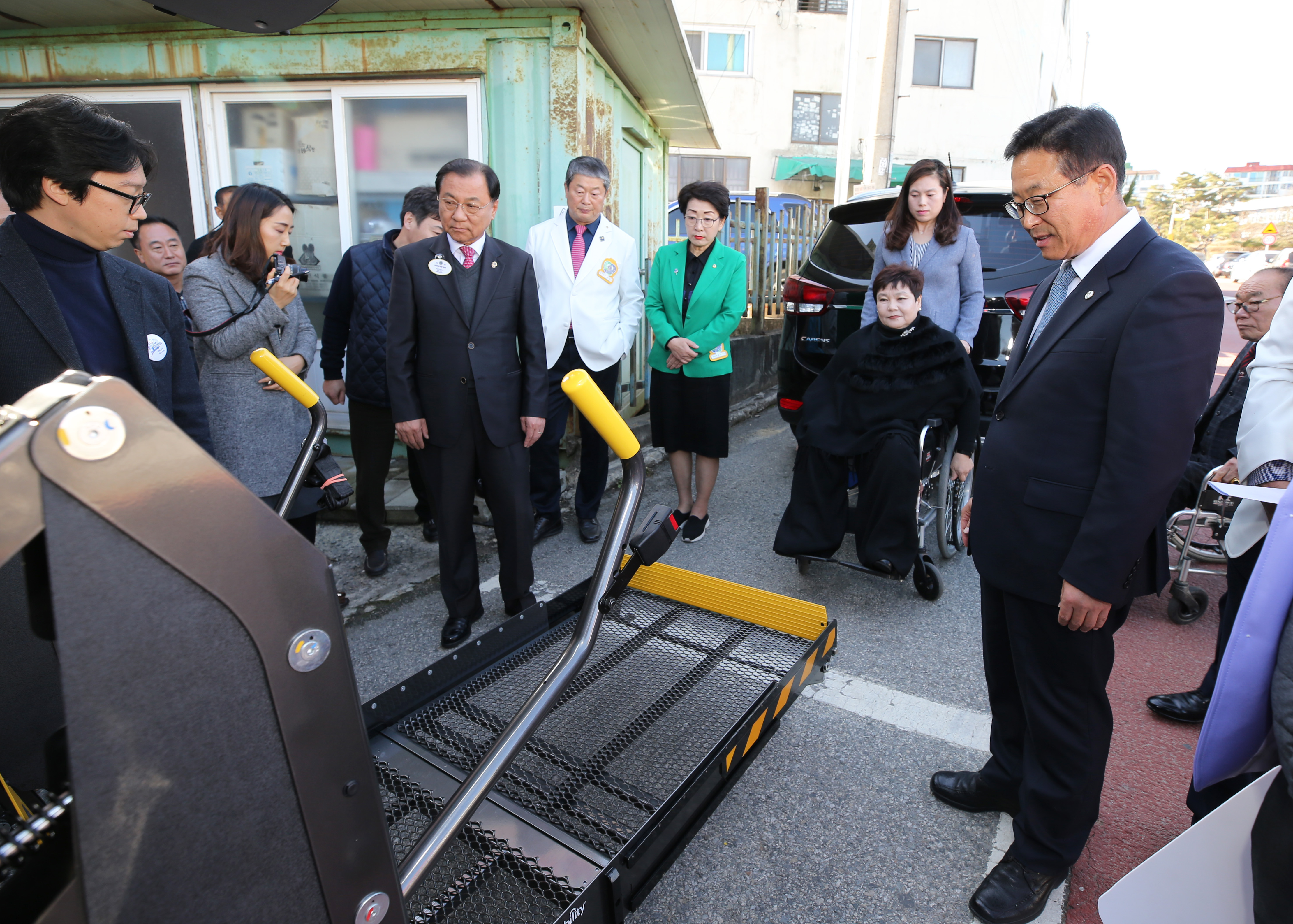 국제라이온스클럽 충북지부 괴산군 장애인연합회 차량 전달식 사진 이미지5