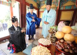 충민사 제향 사진