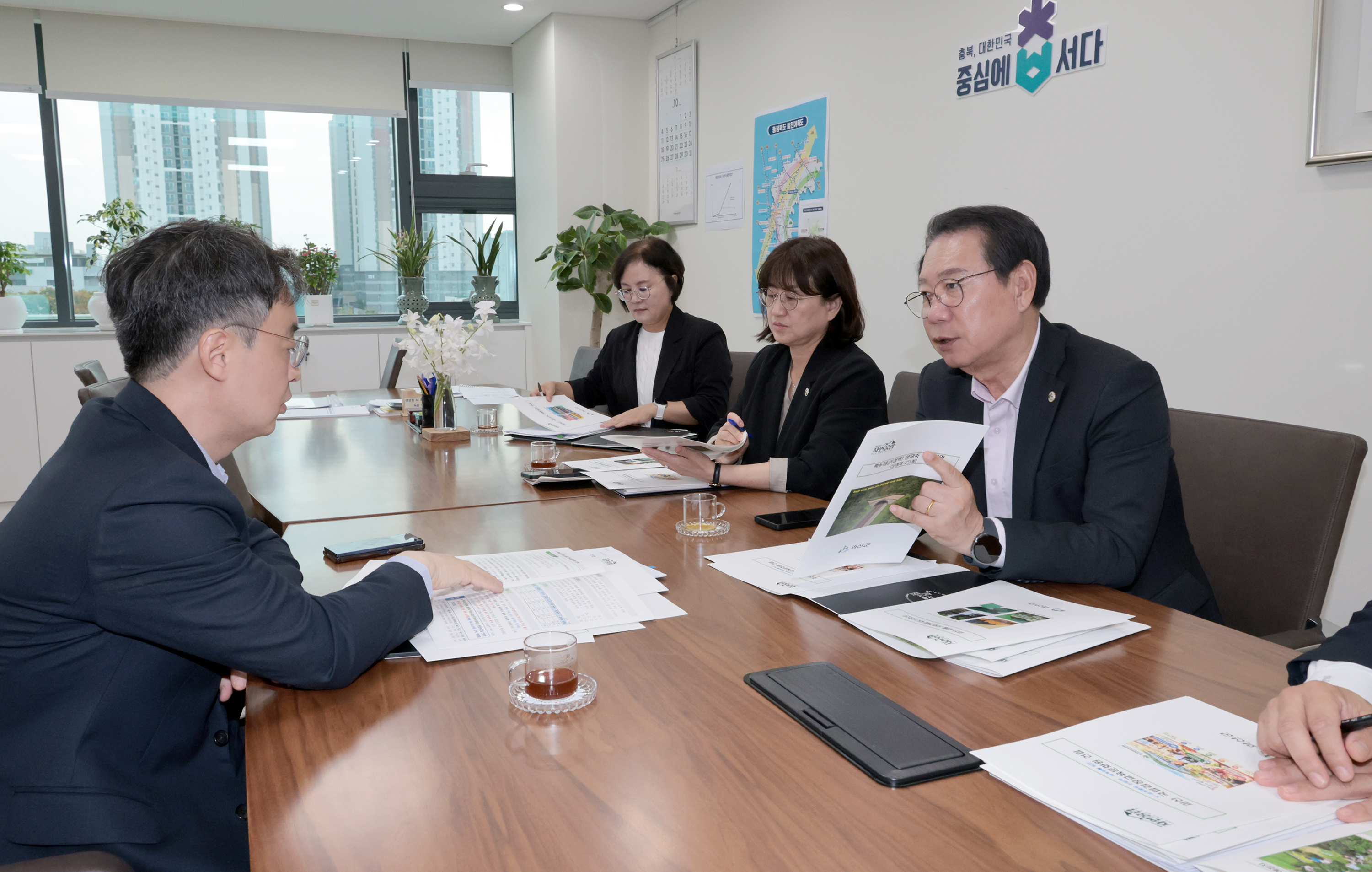 충북도청 방문(신용한 충북지사,이복원 경제부지사)(2026.10.13) 이미지6