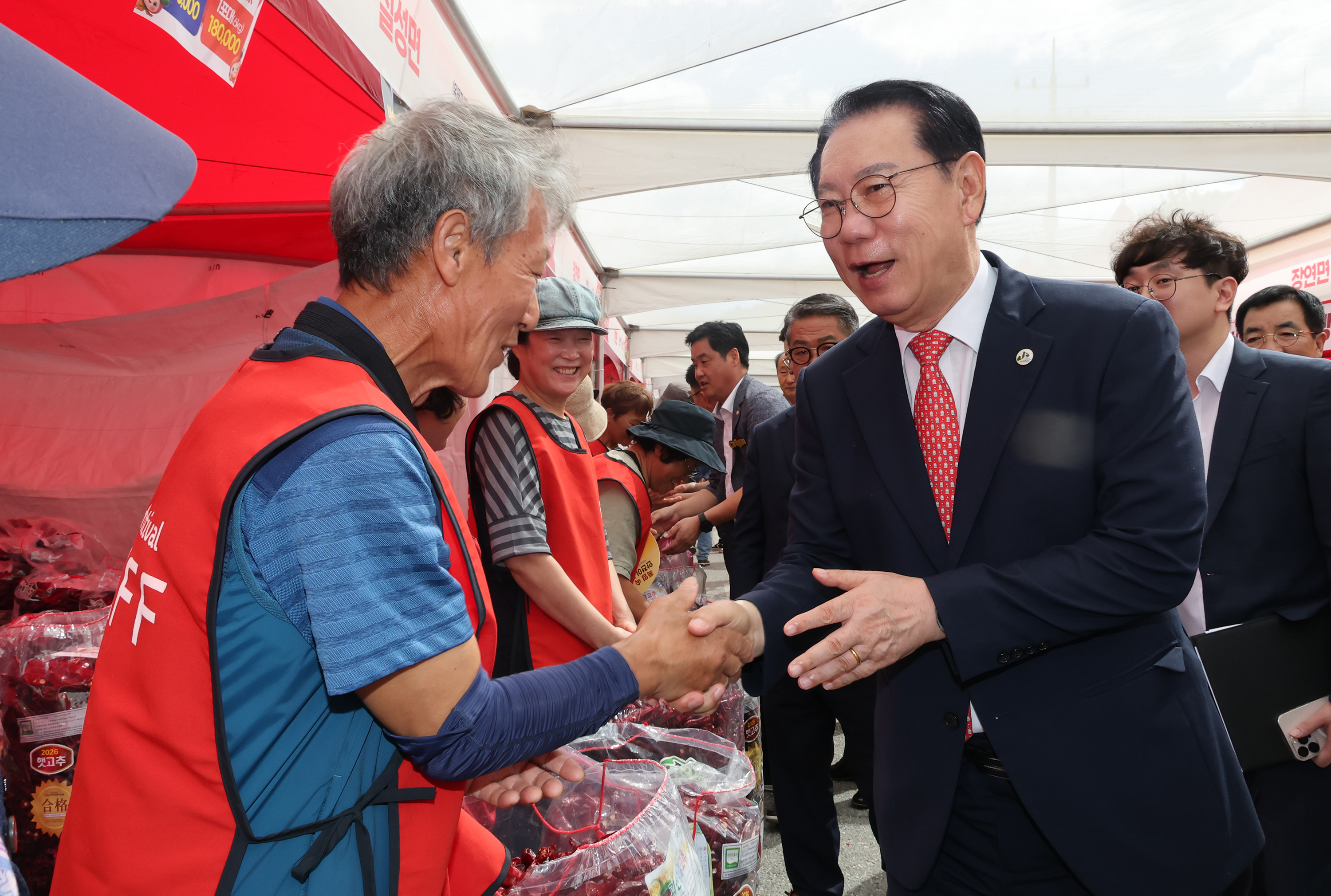 2026괴산고추축제2일차(고추판매장격려)(2026.09.04) 이미지9