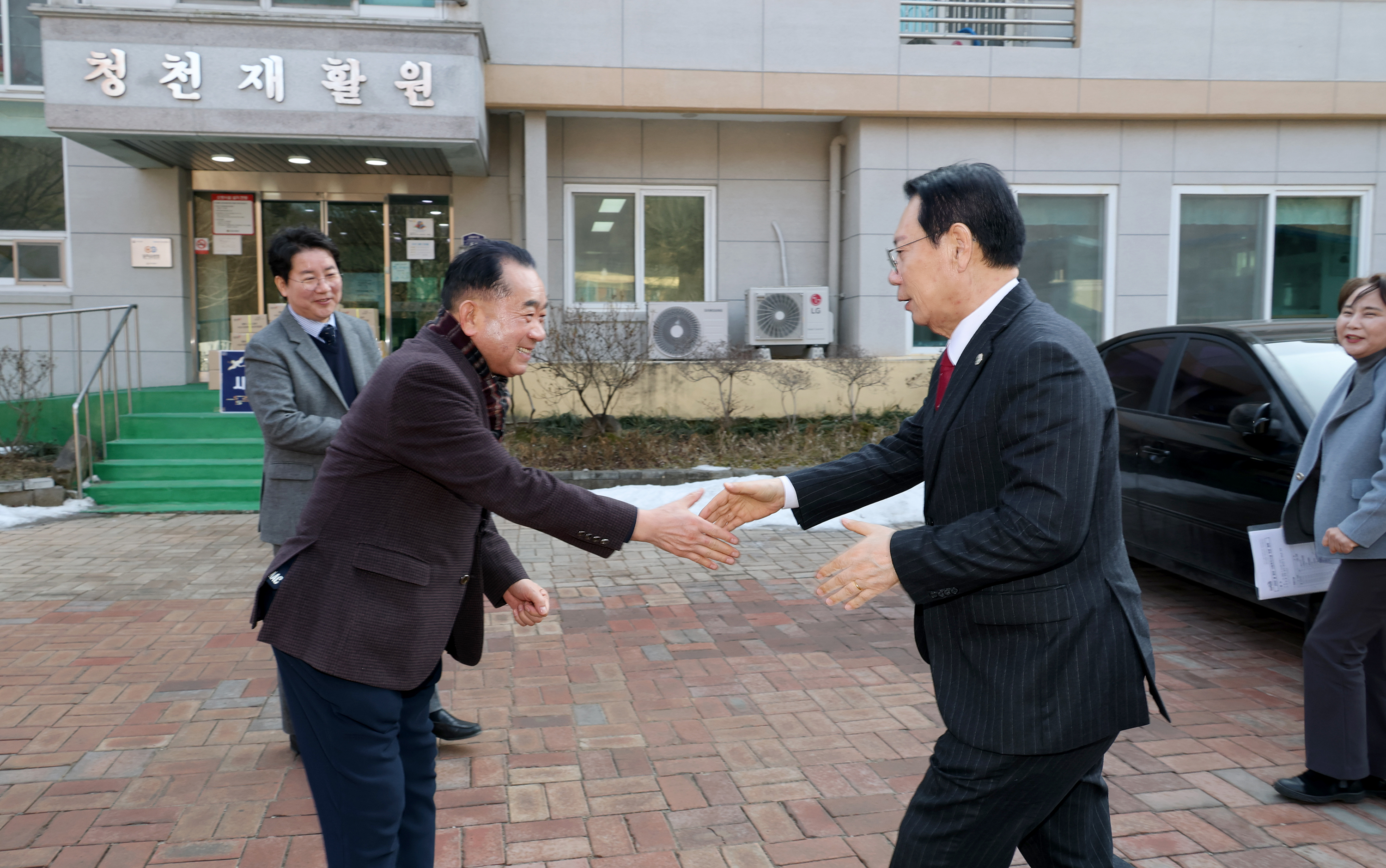 괴산군 사회복지시설 위문_부흥실버요양원 청천재활원 나눔 충북웰빙노인전문병원 선한이웃집 (2026.02.13) 이미지2