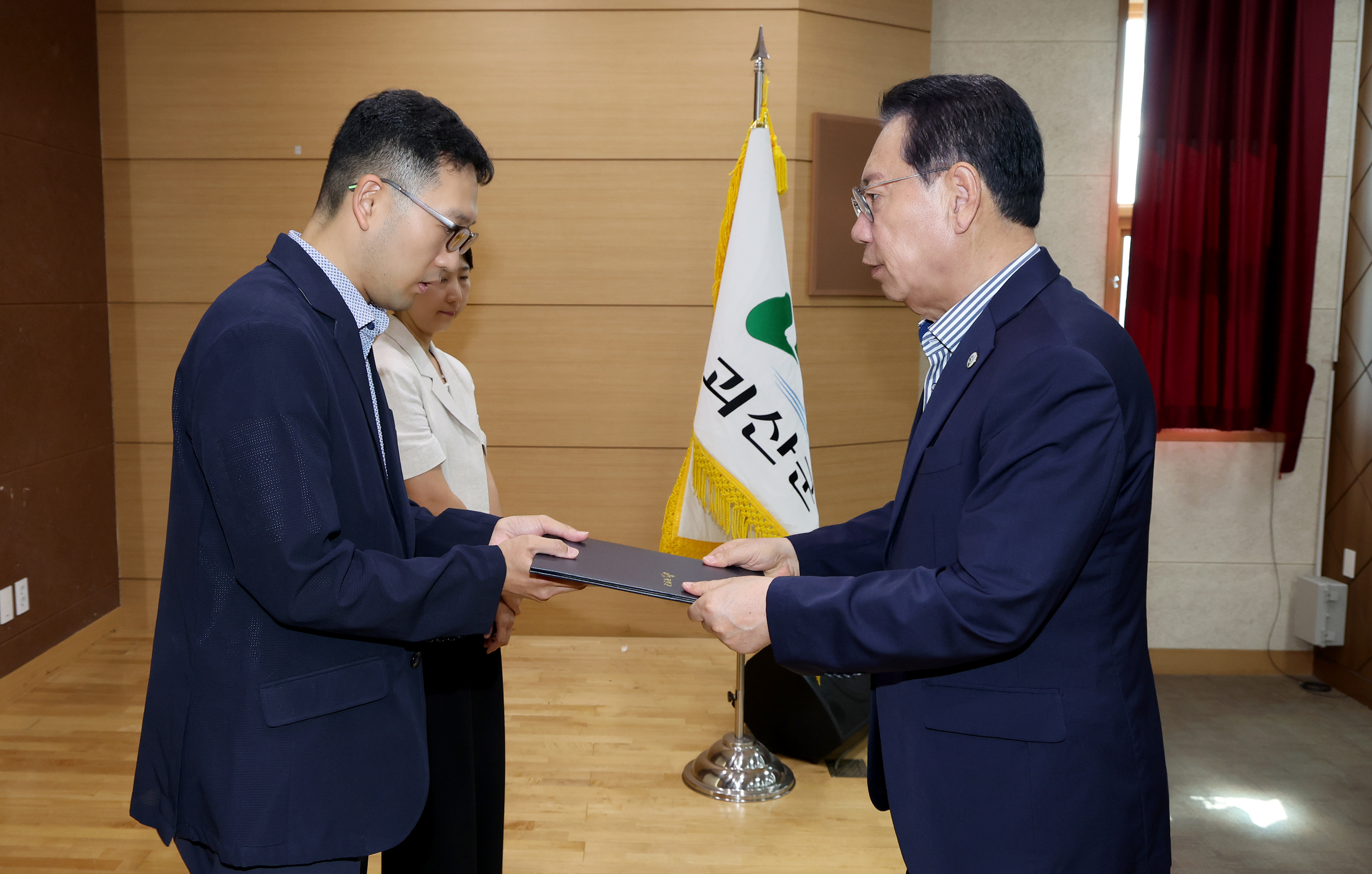 9월 직원조회 표창 수여 (9.1) 이미지8