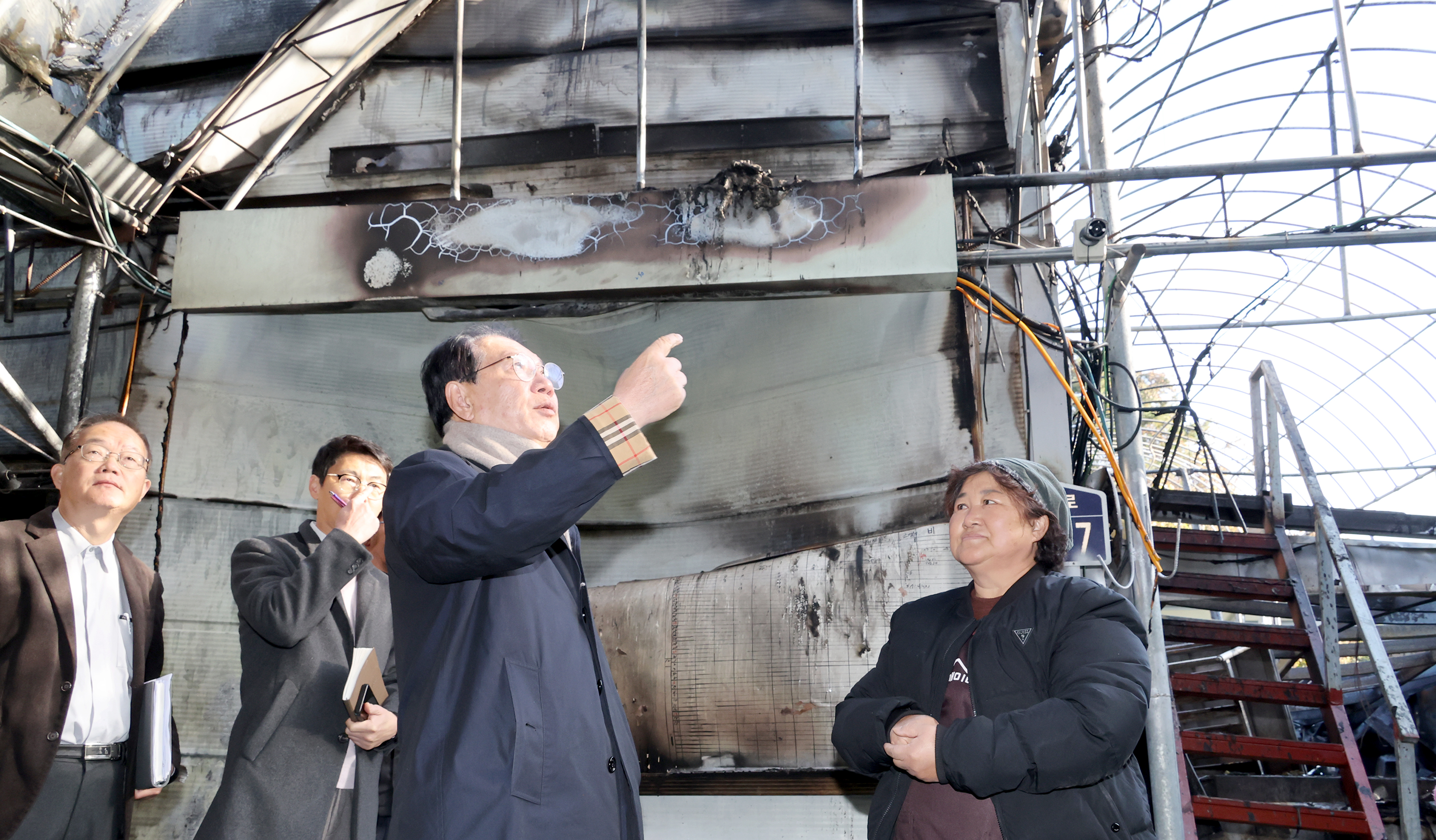 괴산군 청안면 화재피해 농가 격려 (2025.11.11) 이미지3