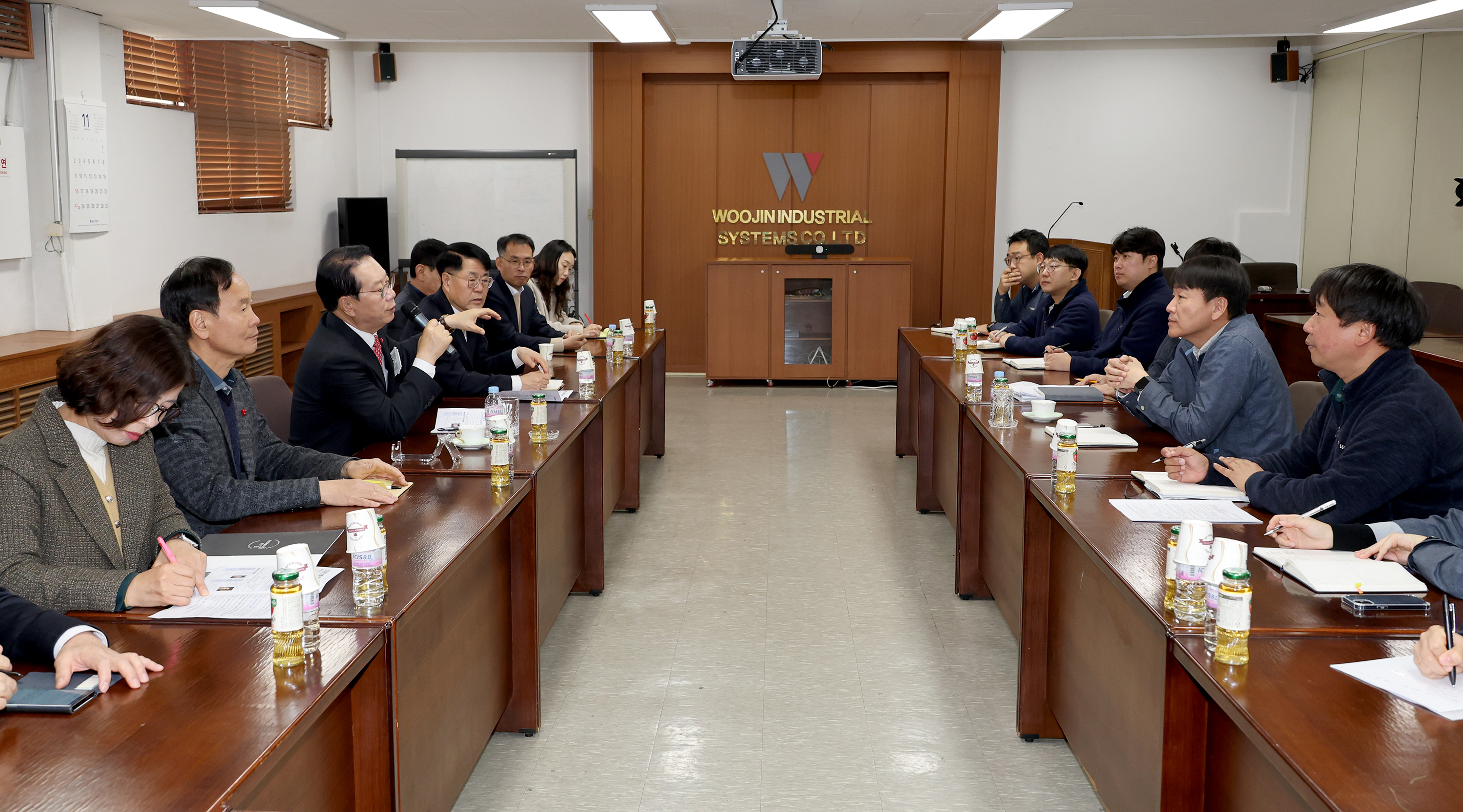괴산군 기업인 순회 간담회_우진산전,이지캠 (2025.11.20) 이미지2
