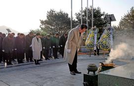 새해맞이 충혼탑 참배(1.1.)
