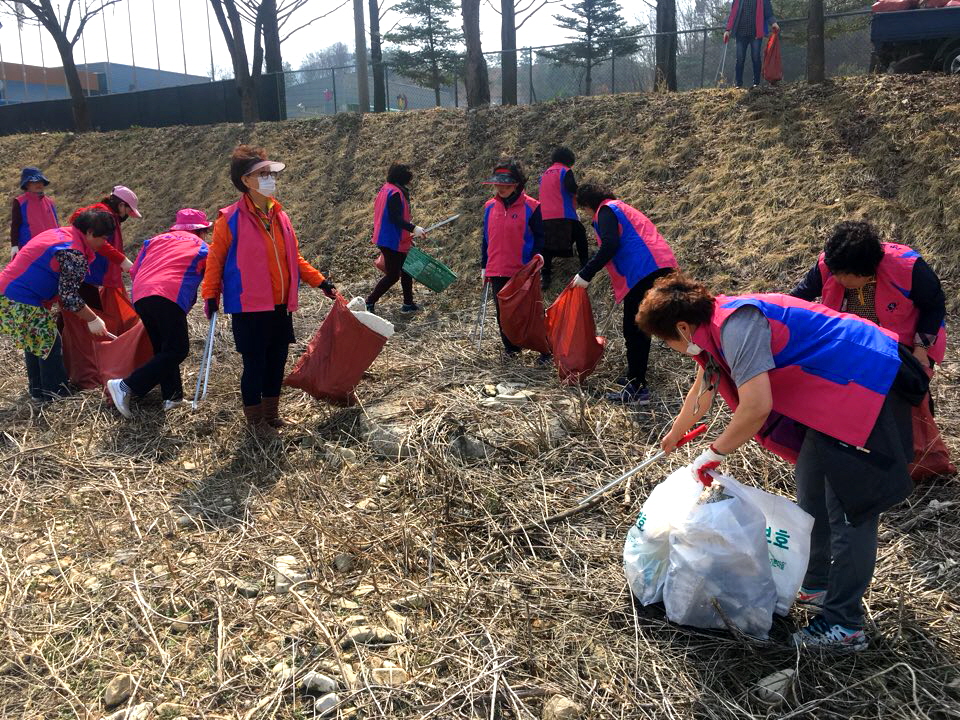 한국생활개선괴산군연합회, 새봄맞이 환경정화활동 실시 이미지3